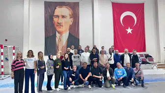 Öğretmenler masa tenisi turnuvasında kıyasıya yarıştı