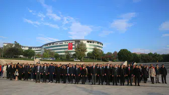 MCBÜ öğrencileri Atasını andı