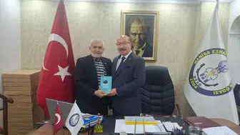 Yazar Akova'dan Başkan Akyüz'e ziyaret