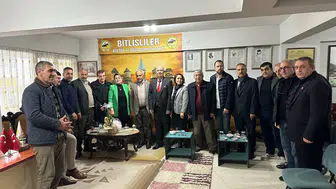 Manisa Bitlisliler Derneğinden Şehzadeler Kızılay'a destek