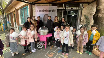 ÇOCUKLAR FERDİ ZEYREK VE GÜLŞAH DURBAY’I ANDI