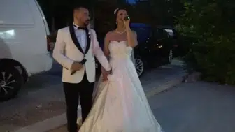 Düğünlerinde söyledikleri şarkı başlarına bela oldu