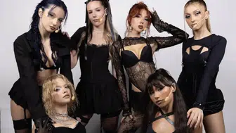 Manifest'e 'müstehcenlik'ten hapis cezası