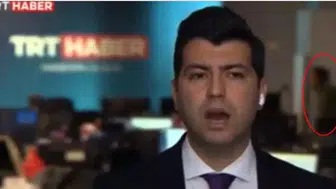 TRT canlı yayınında bir kadın "Yeter" diye bağırıp ceketini yırttı