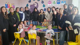 Üniversiteli gençler minik kalplere dokundu