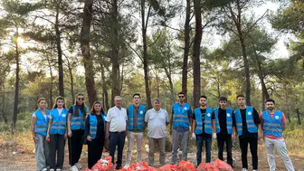 Partinin gençlik kolları ormanı temizledi
