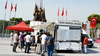 Kan bağışında bulunan vatandaşlara kamp sandalyesi hediye edilecek