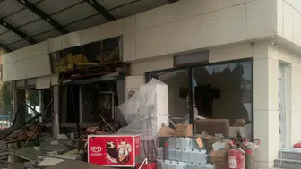 Benzin istasyonunda korkutan patlama