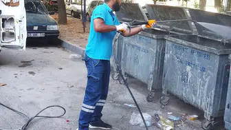 Yunusemre’de çöp konteynerleri dezenfekte ediliyor