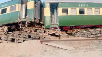 Pakistan'da feci tren kazası