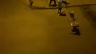 Kaldırım taşları havada uçtu
