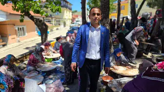 Demirci’nin sevilen muhtarı gönülleri fethetti