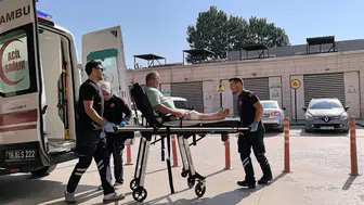 Spiralle boru yerine bacağını kestti!