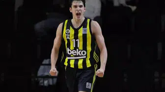 ''Bu bir veda değil, yeni bir başlangıç'' diyerek Fenerbahçe'den ayrıldığını duyurdu
