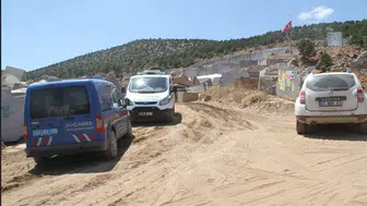 Mermer bloğun altında kalarak feci halde can verdi
