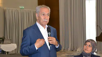 Bülent Arınç: "CHP partizanlık yaparsa Manisalılar ilk yerel seçimde cezasını keser"
