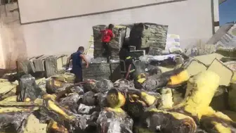 Yalıtım malzeme deposunda korkutan yangın