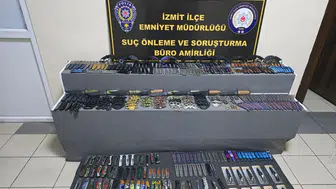 Yüzlerce ruhsatsız delici ve kesici alet ele geçirildi