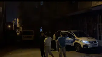 Husumetlisinin aracını kundakladı