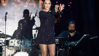Hülya Avşar yerleri bakın nasıl boyadı