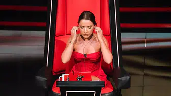 Hadise'den dergi kapağında cesur tarz