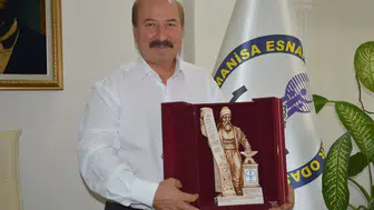Başkan Akyüz esnaf ve sanatkarın bayramını kutladı