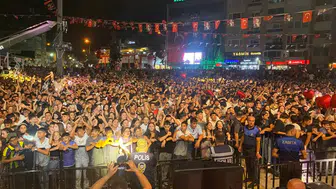 Aleyna Tilki konserine sağanak yağış engeli