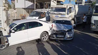 Feci kaza! Araçlar birbirine girdi