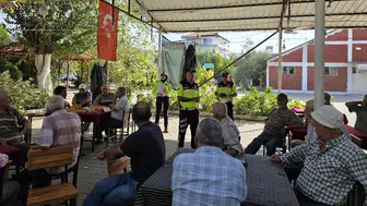 Manisa'da jandarma çiftçilere ROPS sistemini anlattı