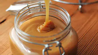 Evde Karamel Yapmanın Püf Noktaları: Tatlıların Gizli Kahramanı Artık Gözünüzü Korkutmasın