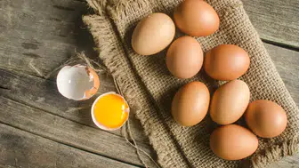 Yumurtanın Tazeliği Nasıl Anlaşılır? Fener Yöntemiyle Hem Sağlığınızı Koruyun Hem İsrafı Önleyin