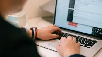 Ebeveynler dikkat: Çocukların bilgisayar kullanımı bu adımlarla takip edilebiliyor