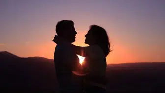 Çekiciliğin sırrı sadece dış görünüşte değil: İlişki uzmanları 6 özelliğe dikkat çekti