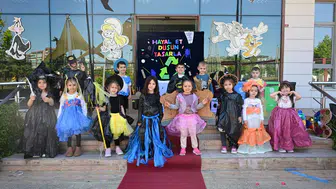 Manisa'da çocukların defilesi ilgi topladı