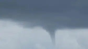 Denizde oluşan hortum korkuttu