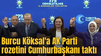 Burcu Köksal'a AK Parti rozetini Cumhurbaşkanı taktı