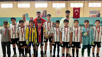 Dr. Ömer Faruk Meriç Ortaokulu futsalda Manisa dördüncüsü oldu