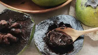 Kara sapote nedir? Dışı çürük gibi görünen çikolatalı puding meyvesi fiyatıyla şaşırttı!