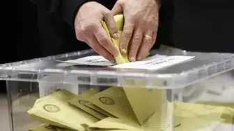 Seçmenin tercihi değişiyor mu? Yeni ankette iki farklı tablo ortaya çıktı