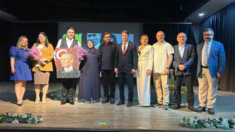 Hürriyetçi Eğitim Sen’den Ata’ya Saygı Programı