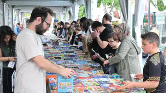 Manisalılardan kitap fuarına yoğun ilgi