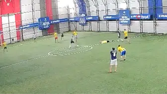 Ölüm futbol sahasında geldi