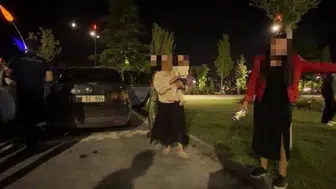 Çocuğunu arabada unuttu hıncını gazetecilerden çıkarttı