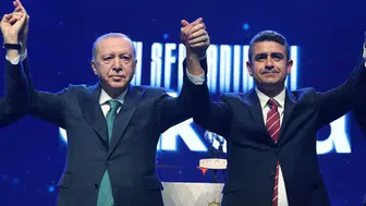 Bir CHP'li belediye başkanı daha resmen AK Partili oldu