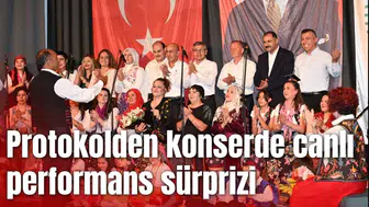 Protokolden konserde canlı performans sürprizi