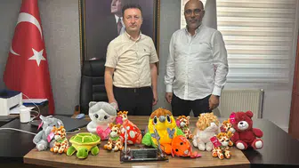 Daşkan öğrencilere oyuncak bağışında bulundu