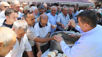 Saruhanlı Belediyesi'nden 9 camide aşure ikramı