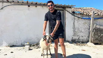 Ehliyetine 5 yıl sonra kavuştu, sevincini kurban keserek kutladı