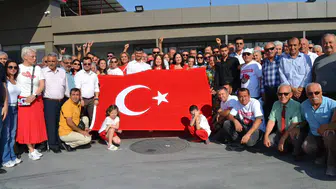İYİ Parti’nin Balıkesir mitingine Manisa’dan yoğun katılım