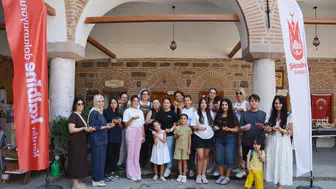 Şehzadeler Belediyesi’nin Atölye Günleri’nde özgün mumlar ürettiler
